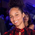 Alicia Keys’ Makeup-Free Lifestyle is Boring AF